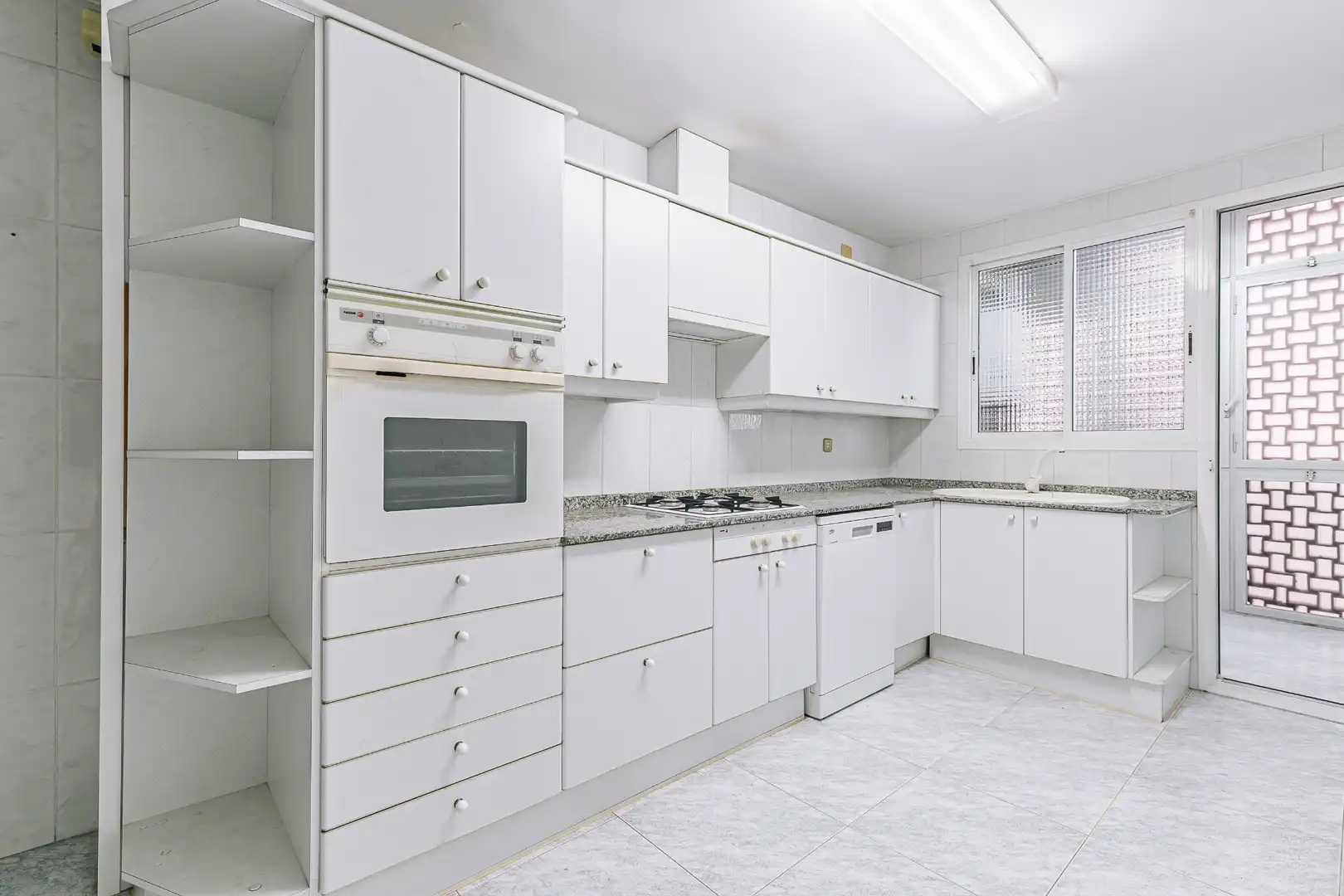 Flat with terrace for sale in Gran Via de Carles III, imagen 10