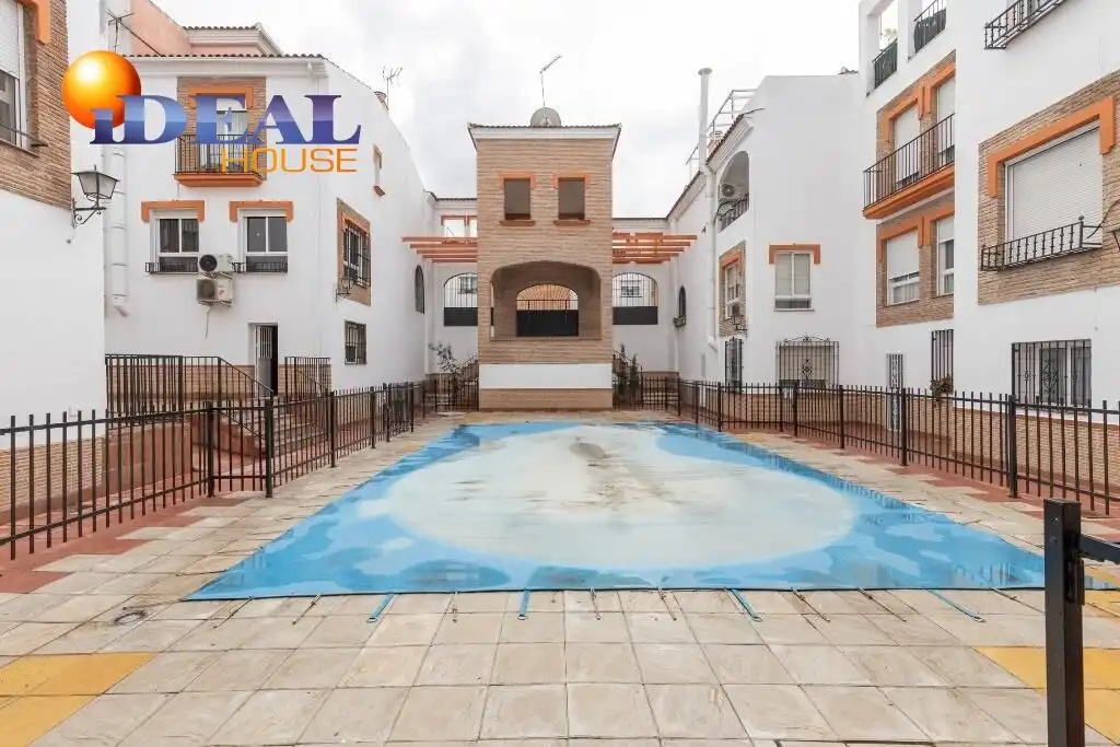 Adosado con piscina en venta en Calle Calle Juan Vázquez 5, imagen 2