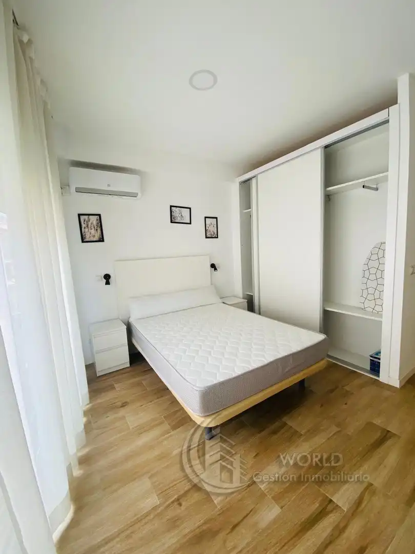 Schlafzimmer von Wohnung zur Miete in Madrid mit Klimaanlage, Heizung und Möbliert