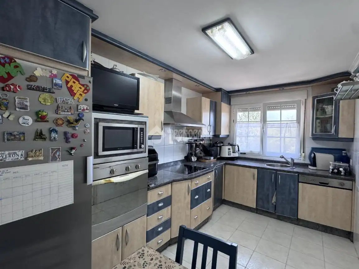 Cocina de Casa adosada en venta en Cuadros con Calefacción y Parquet