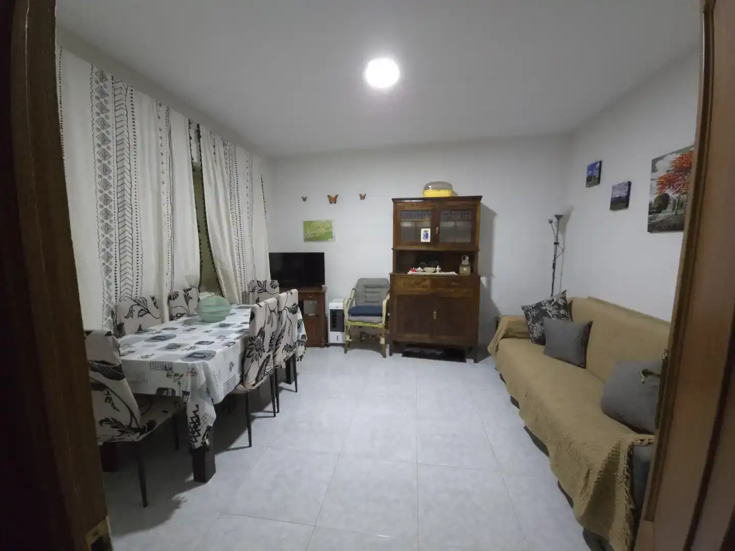 Sala d'estar de Casa adosada en venda en El Tejado amb Rentadora i Internet