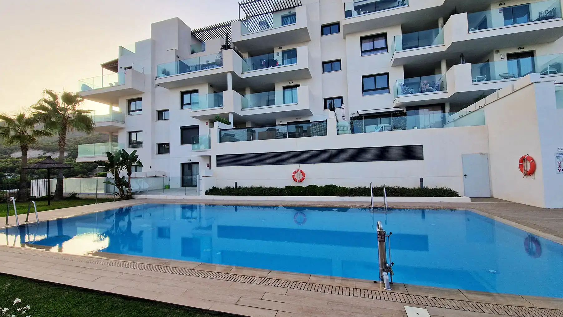 Piscina de Piso en venta en Benalmádena con Aire acondicionado, Calefacción y Terraza