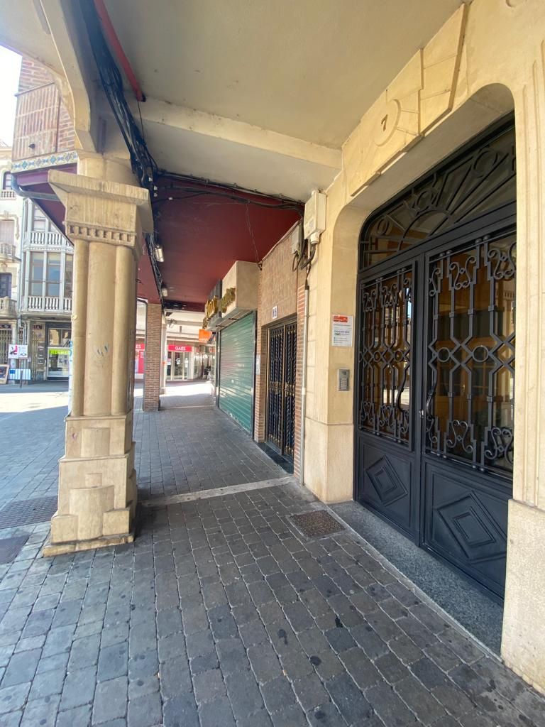 Exterior view of Office to rent in La Bañeza   with Heating, Balcony and Internet