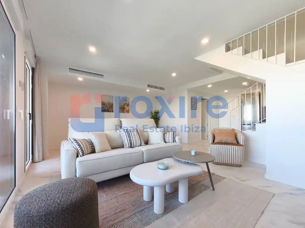 Sala d'estar de Dúplex de lloguer en Eivissa amb Aire condicionat, Calefacció i Terrassa