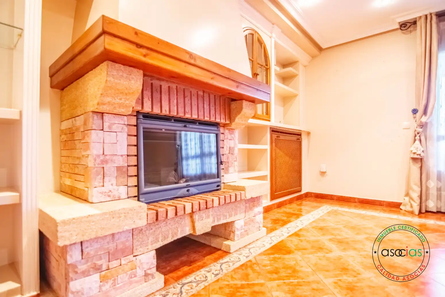 Sala de estar de Casa adosada en venta en Grado con Calefacción, Jardín privado y Parquet