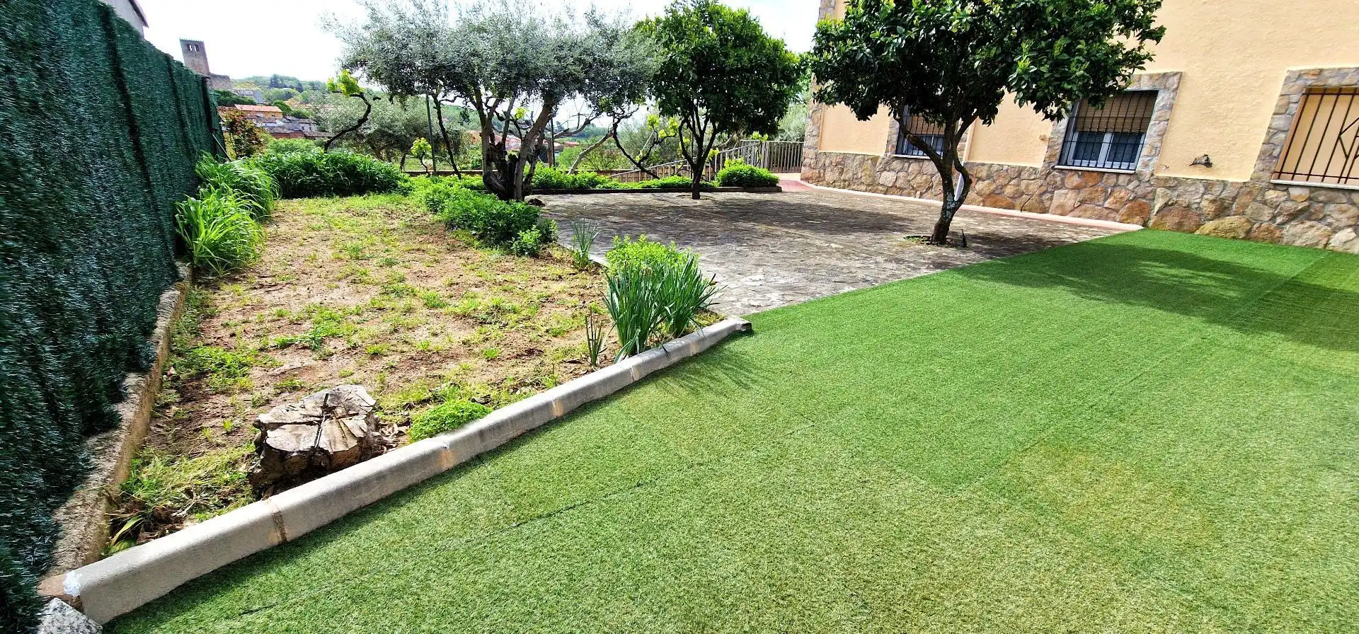 House with garden for sale in Jarandilla de la Vera