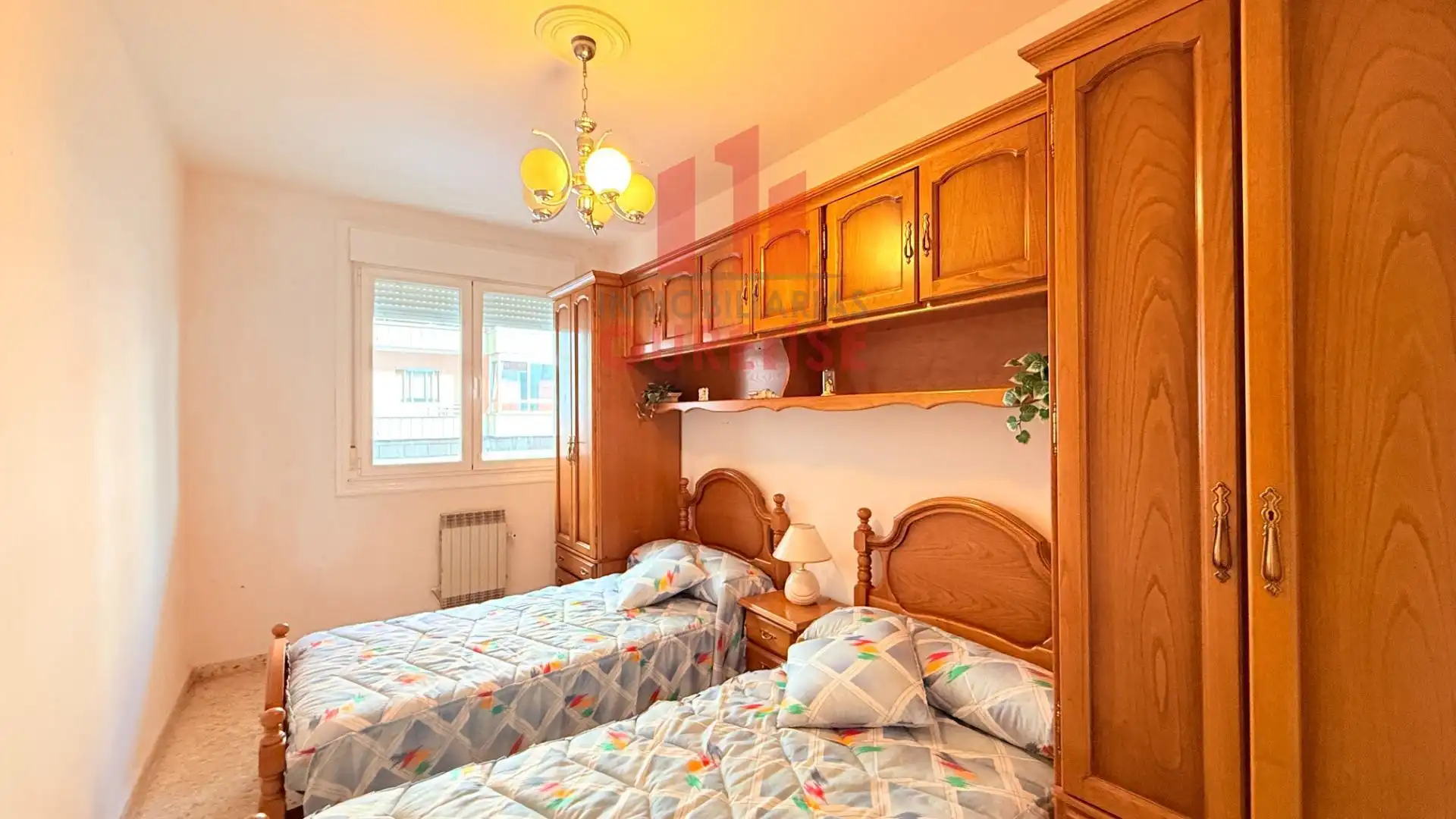 Habitación de Piso en venta en Ourense Capital  con Calefacción, Trastero y Balcón
