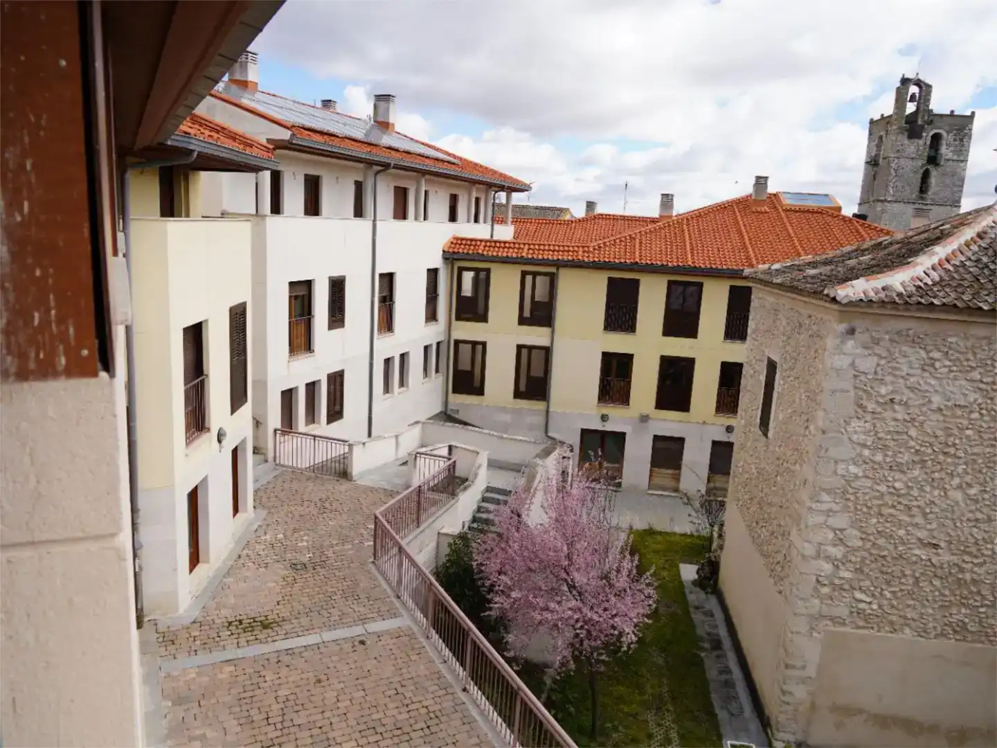 Vista exterior de Pis en venda en Cuéllar amb Balcó
