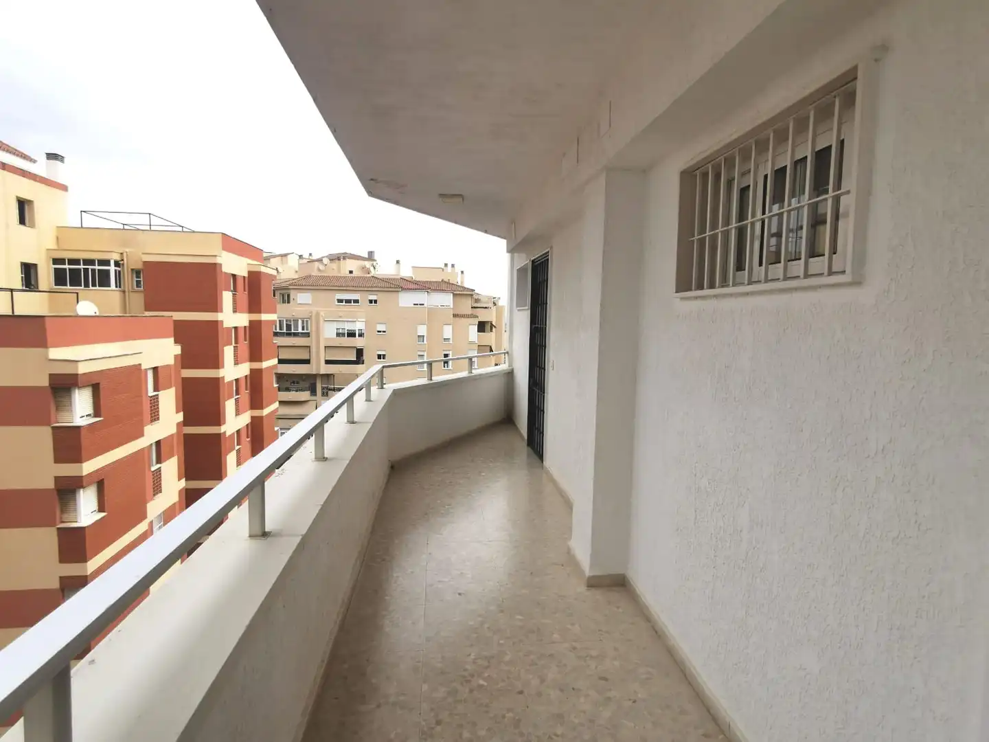Apartament de lloguer a Plaza Presidente Adolfo Suárez, Manantiales - Estación de Autobuses