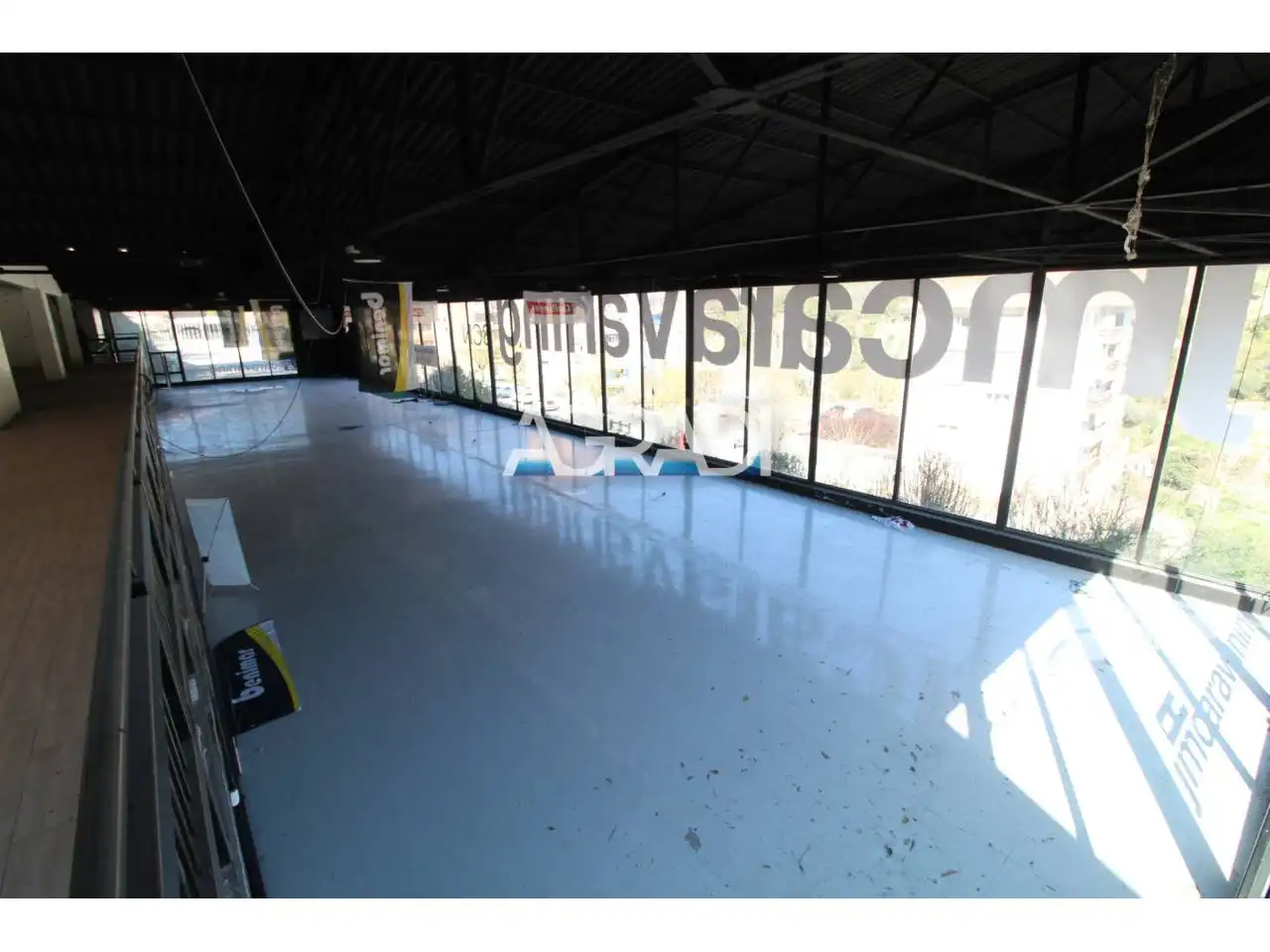 Nave industrial de alquiler en Vallirana