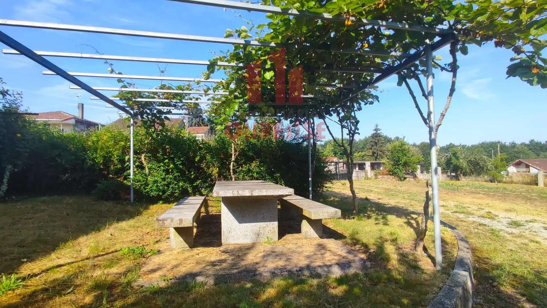 Terrassa de Casa o xalet en venda en A Merca   amb Calefacció i Moblat