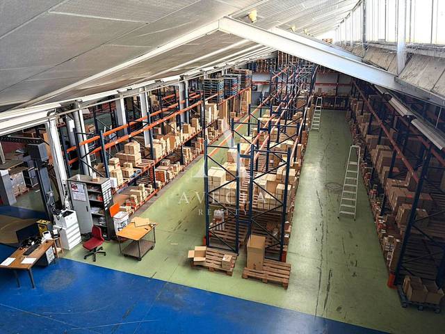 Nave industrial en Alquiler en Travesia Industrial, 11 en Centre