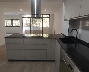 Kitchen of Flat to rent in  Valencia Capital  with Air Conditioner, Heating and Balcony