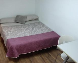 Dormitori de Apartament per a compartir en  Murcia Capital amb Moblat, Forn i Rentadora