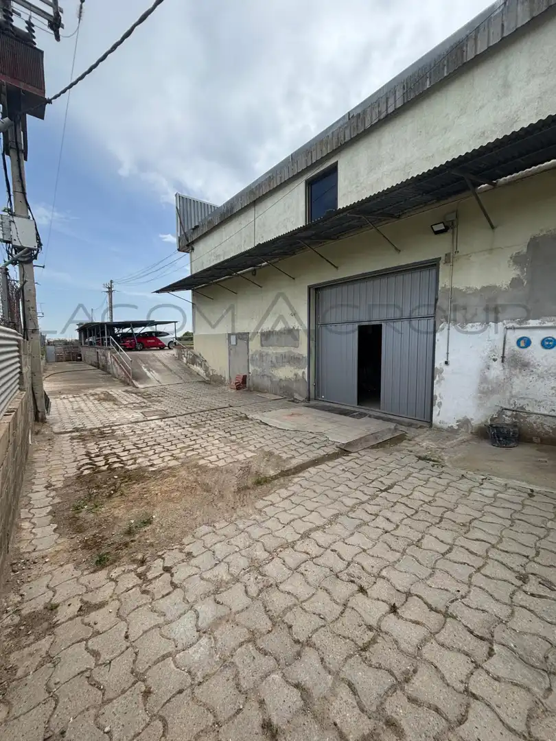 Vista exterior de Nave industrial en venta en Lleida