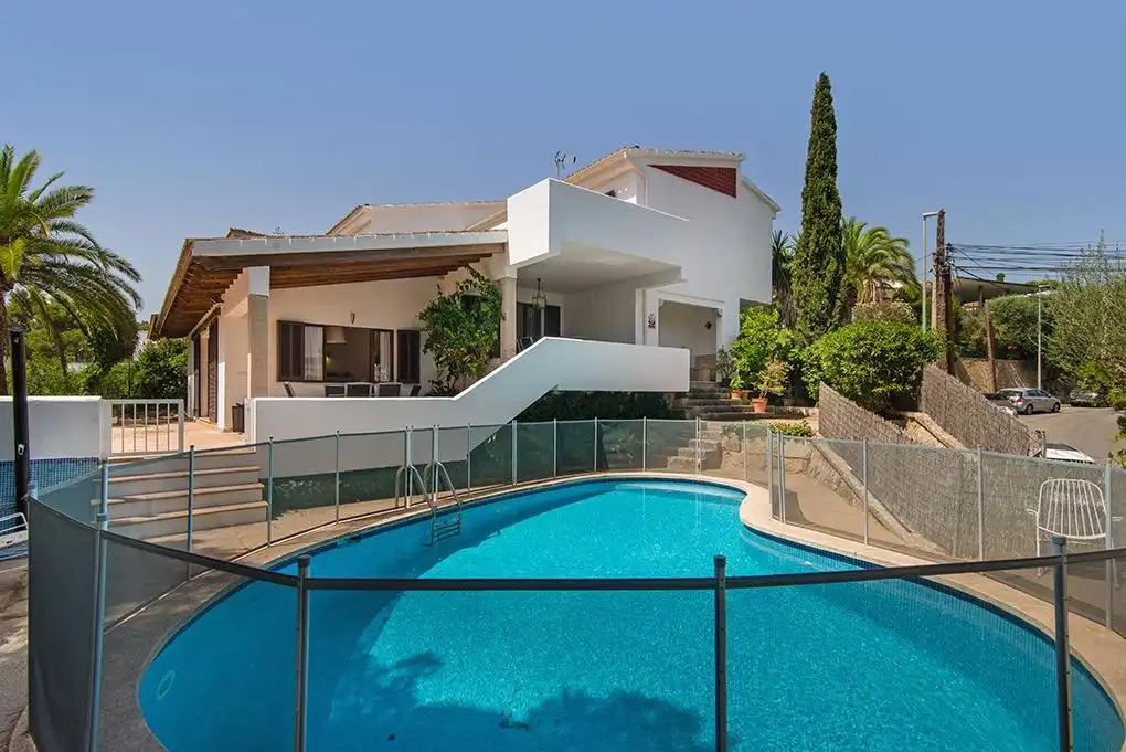 Casa amb terrassa en venda a Son Verí, imagen 2