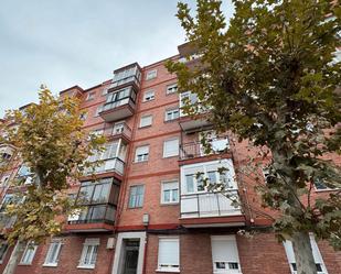 Exterior view of Flat for sale in Valladolid Capital  with Heating, Oven and Washing machine