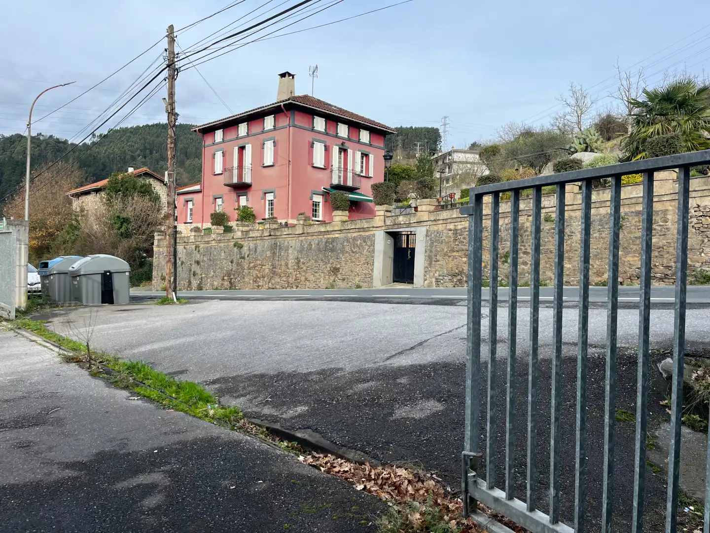 Außenansicht von Fabrikhallen zum Verkauf in Arrankudiaga / Zollo mit Heizung und Alarm