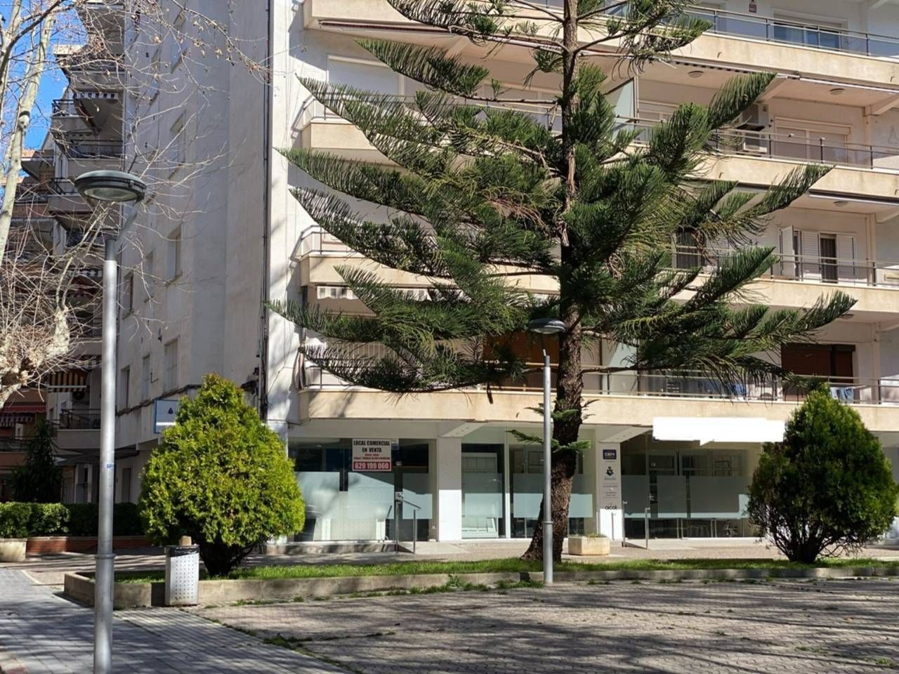 Vista exterior de Local en venda en Salou amb Aire condicionat