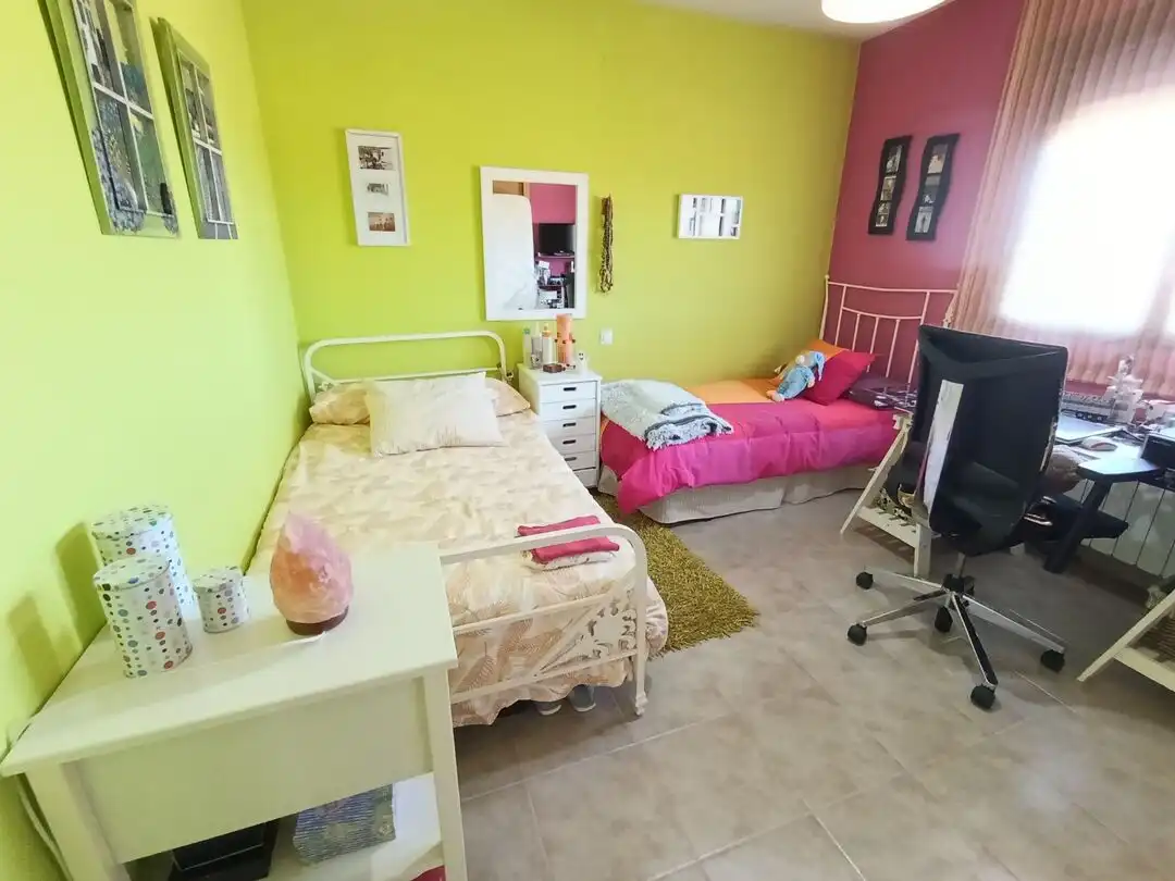 Habitación de Casa o chalet en venta en Villaluenga de la Sagra con Aire acondicionado, Calefacción y Jardín privado