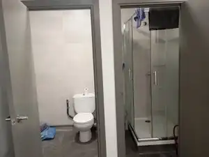 Bany de Local de lloguer en Barcelona amb Aire condicionat i Parquet