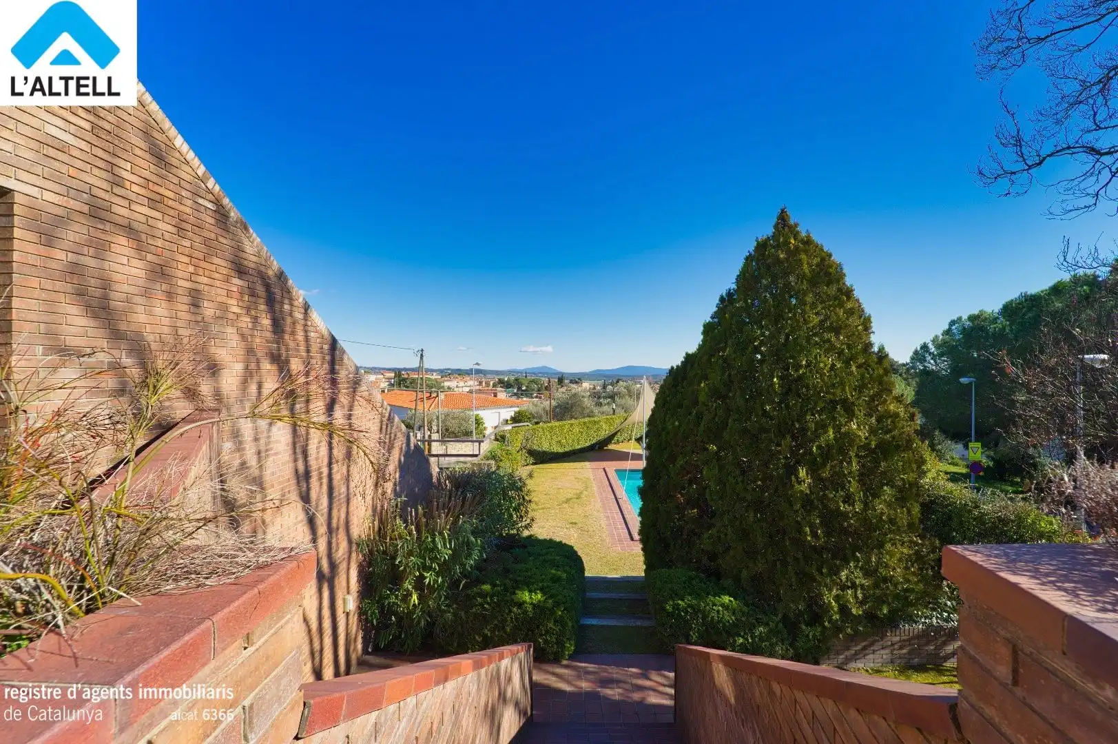Vista exterior de Casa o xalet en venda en L'Ametlla del Vallès amb Aire condicionat, Calefacció i Jardí privat