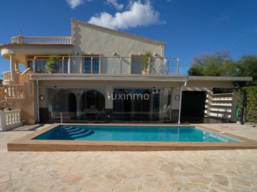 Chalet con balcón en venta en Carrió - La Merced - Los Pinos