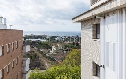 Vista exterior de Àtic en venda en Vilanova i la Geltrú amb Aire condicionat i Balcó
