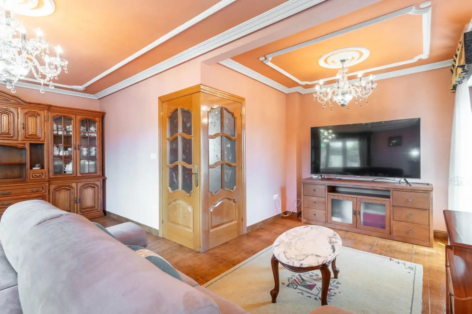 Sala d'estar de Casa o xalet en venda en Muros de Nalón amb Calefacció, Jardí privat i Terrassa