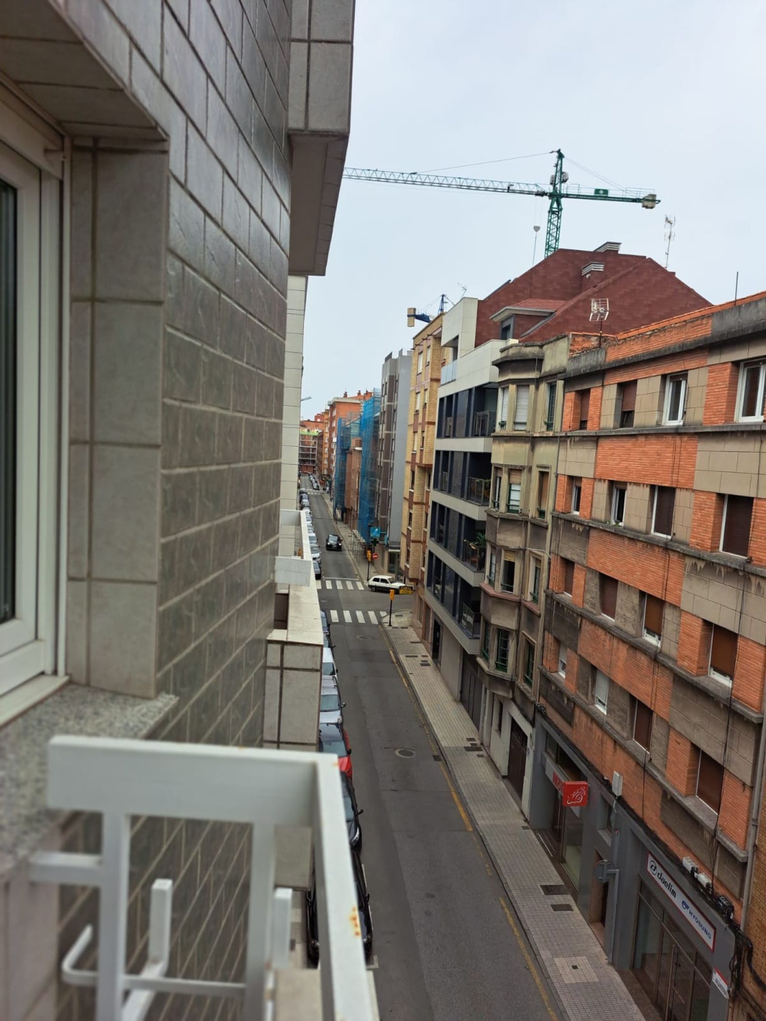Vista exterior de Pis de lloguer en Gijón  amb Calefacció, Terrassa i Moblat