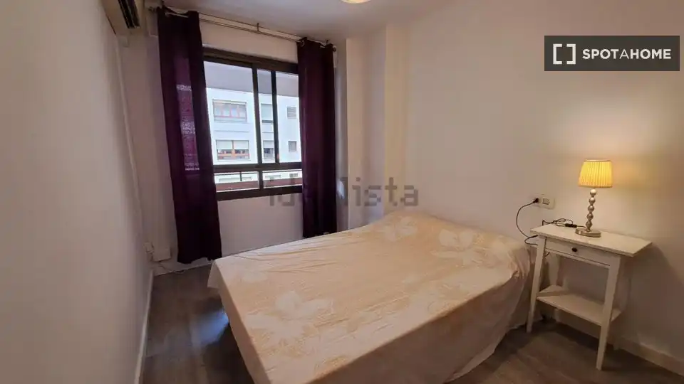 Bedroom of Flat for share in  Palma de Mallorca  with Air Conditioner, Heating and Furnished