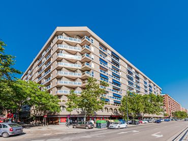 Piso con ascensor en venta en Cesáreo Alierta 23