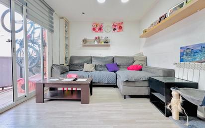 Living room of Flat for sale in Terrassa  with Air Conditioner, Heating and Parquet flooring