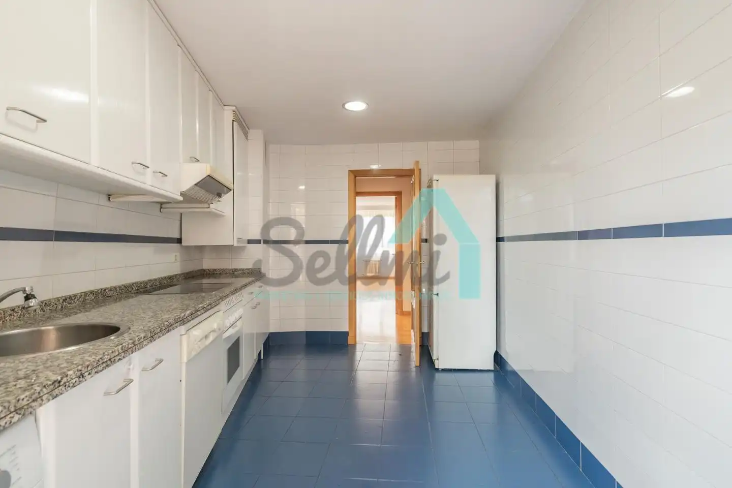 Cocina de Piso de alquiler en Oviedo  con Calefacción, Parquet y Terraza