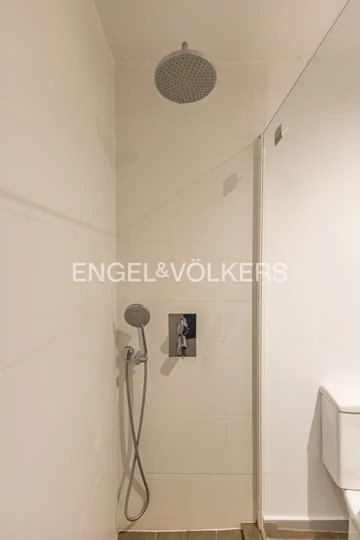 Baño de Piso de alquiler en Madrid con Aire acondicionado y Calefacción