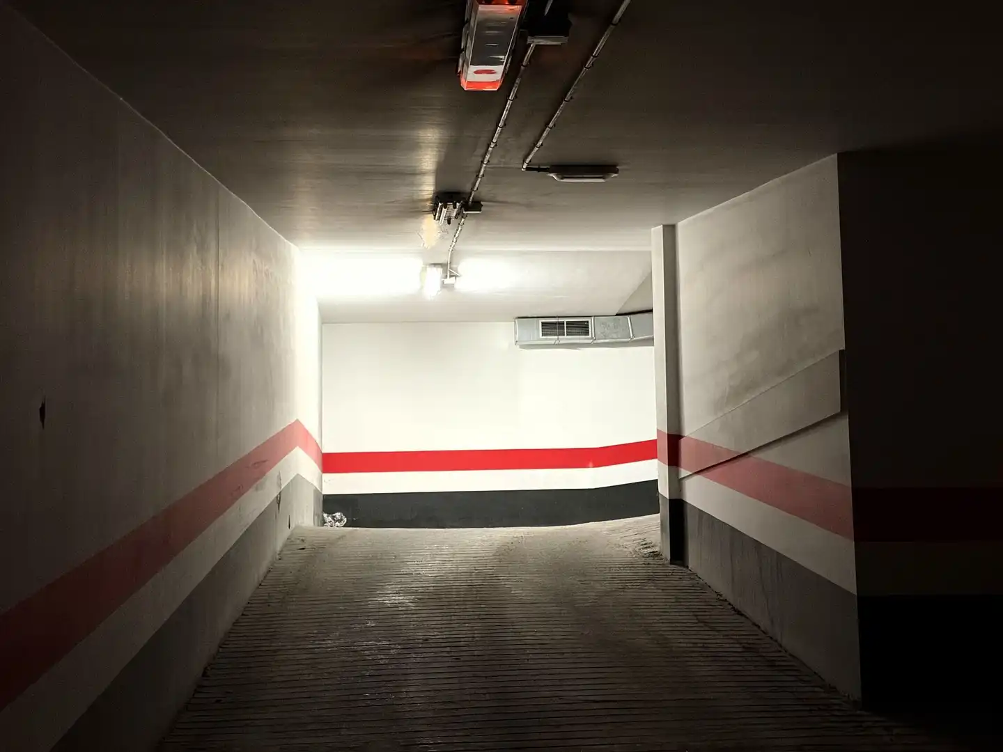 Parkplatz von Garage zum Verkauf in Telde