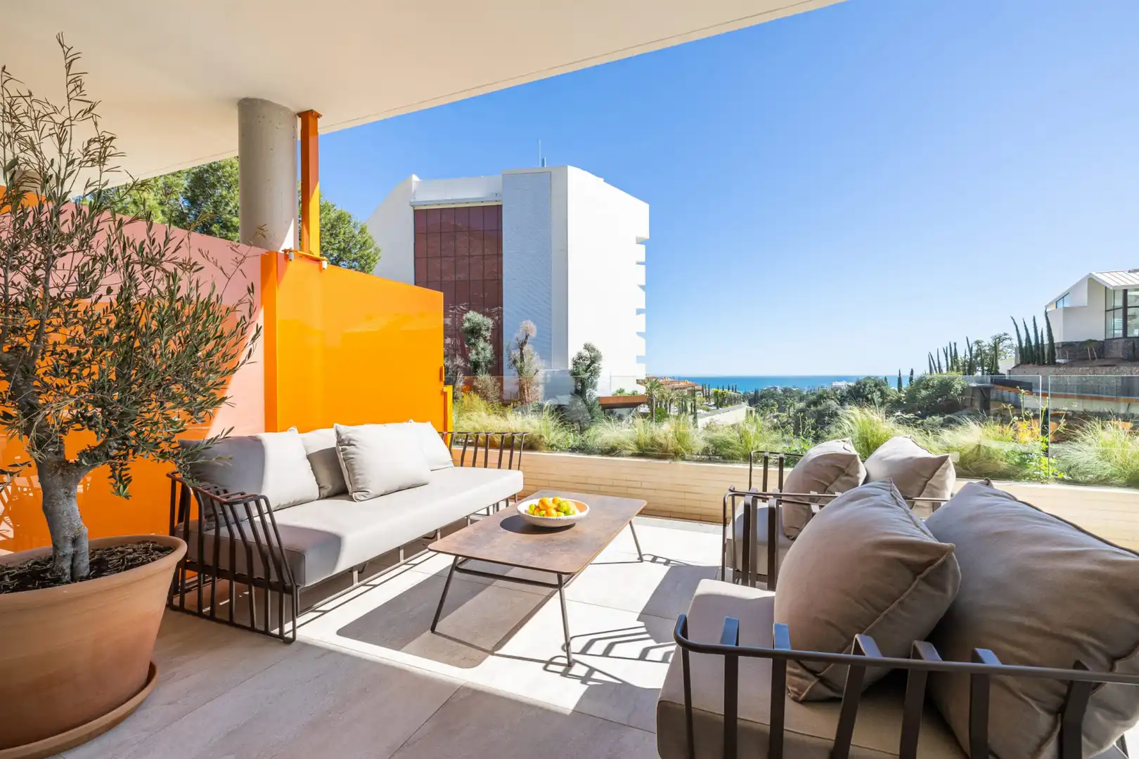 Penthouse with pool for sale in El Higuerón
