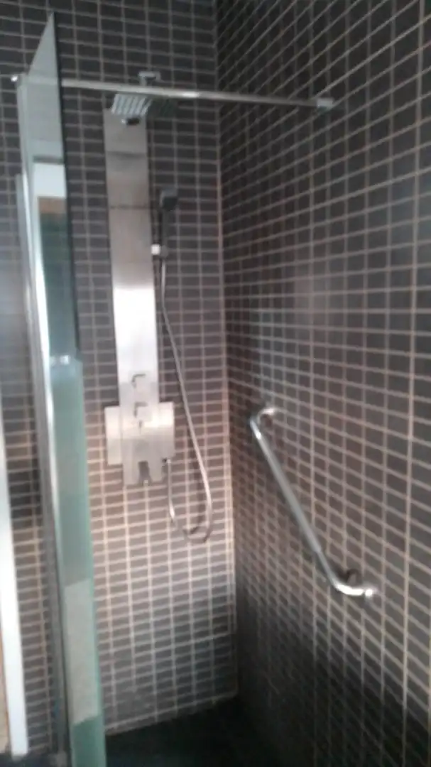 Bany de Pis en venda en Santiago de Compostela  amb Calefacció, Moblat i Forn