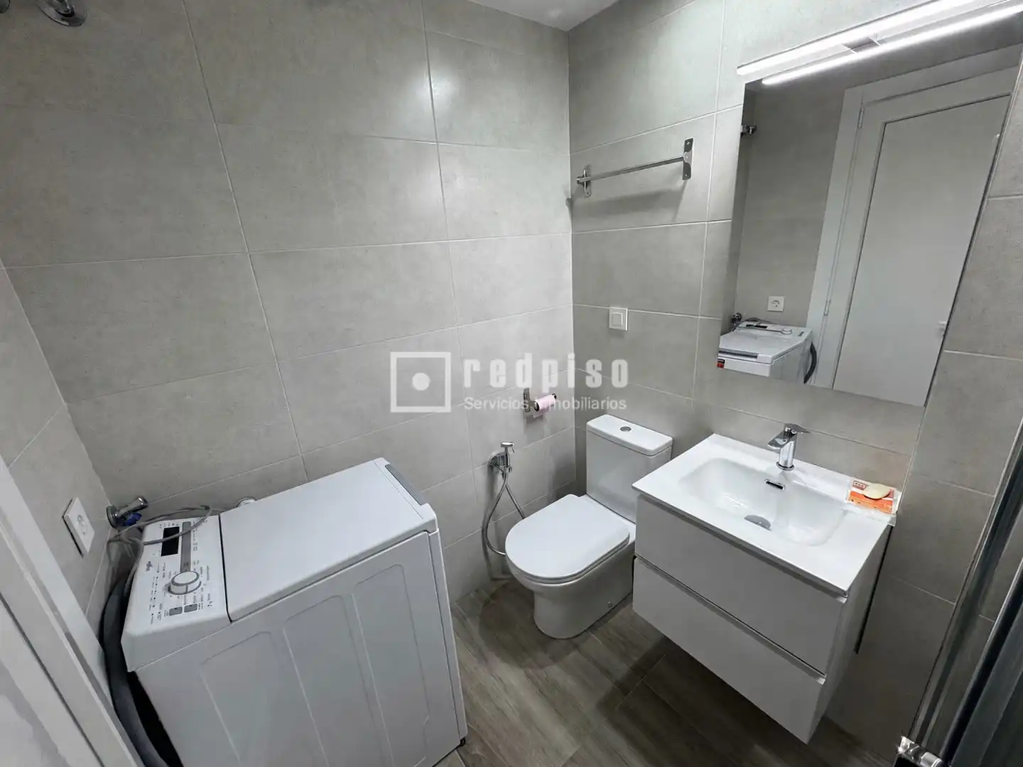 Bathroom of Flat for rent in Valencia  with Air Conditioner, Heating and Private garden