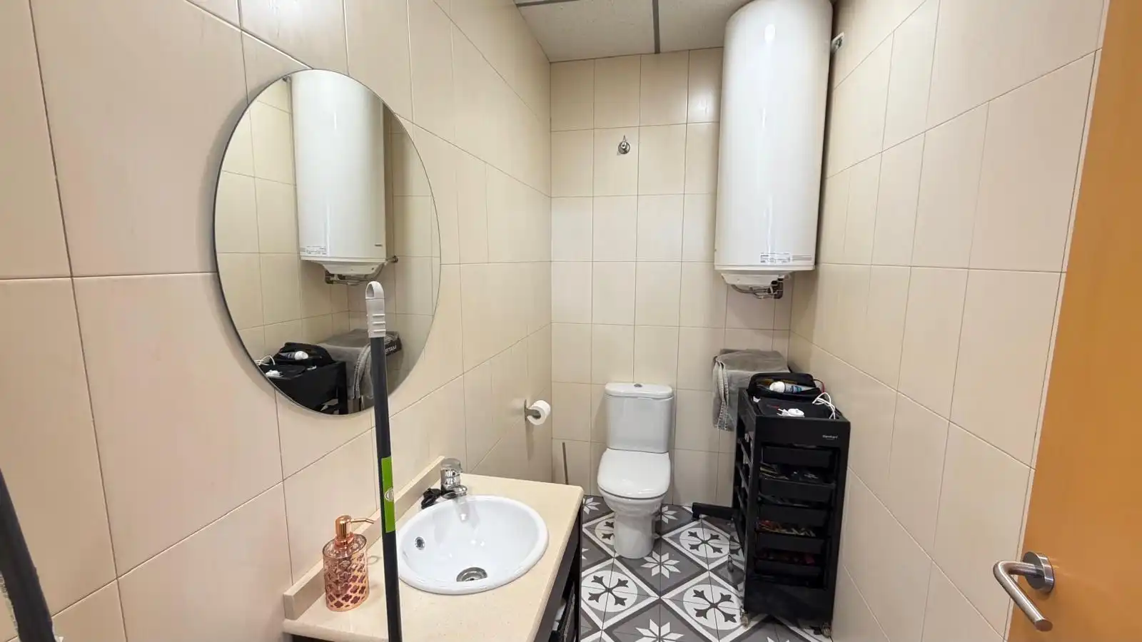 Baño de Local en venta en Cassà de la Selva con Aire acondicionado y Amueblado