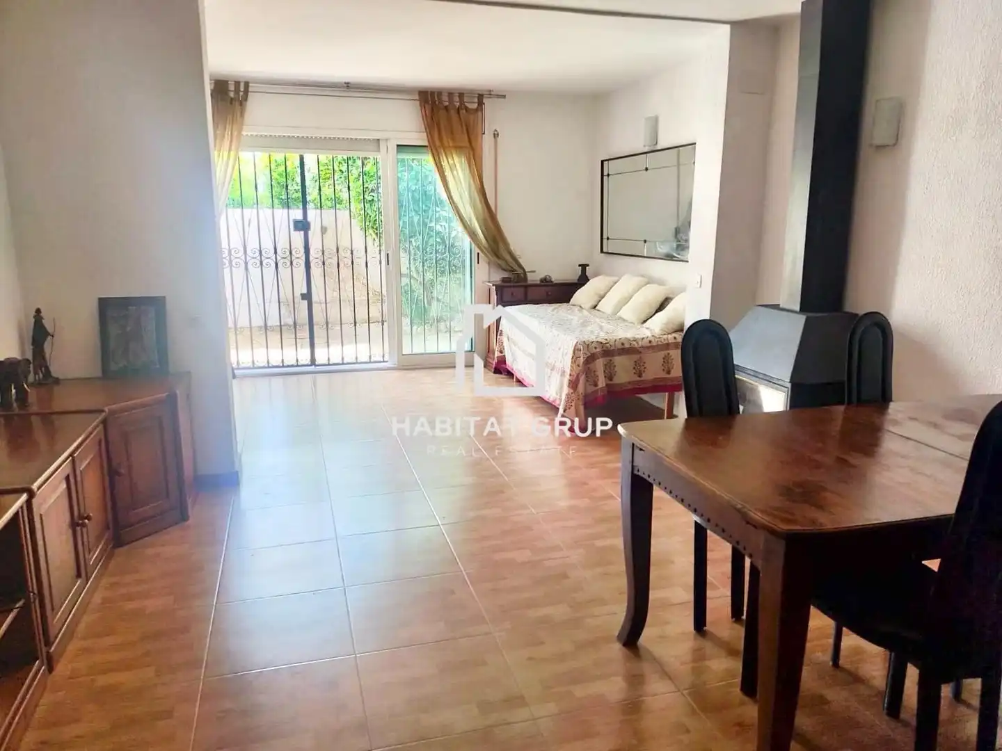Sala de estar de Casa adosada en venta en Cambrils con Aire acondicionado, Calefacción y Jardín privado