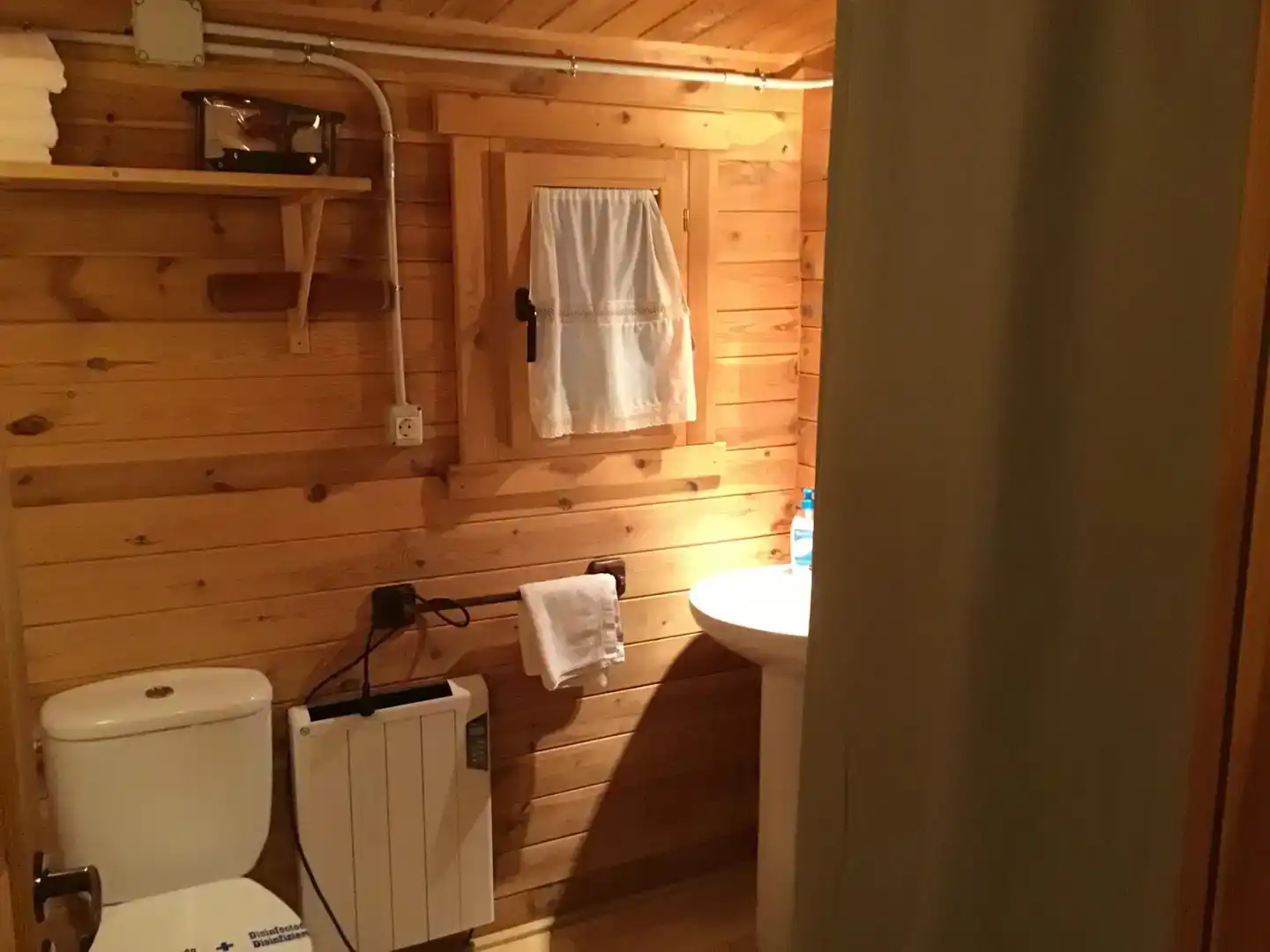 Bany de Finca rústica en venda en Yeste amb Aire condicionat, Jardí privat i Parquet
