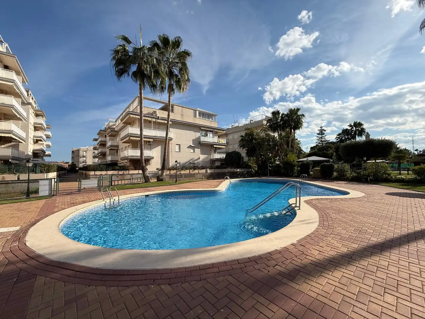 Piscina de Casa adosada de lloguer en Canet d'En Berenguer amb Aire condicionat, Calefacció i Jardí privat