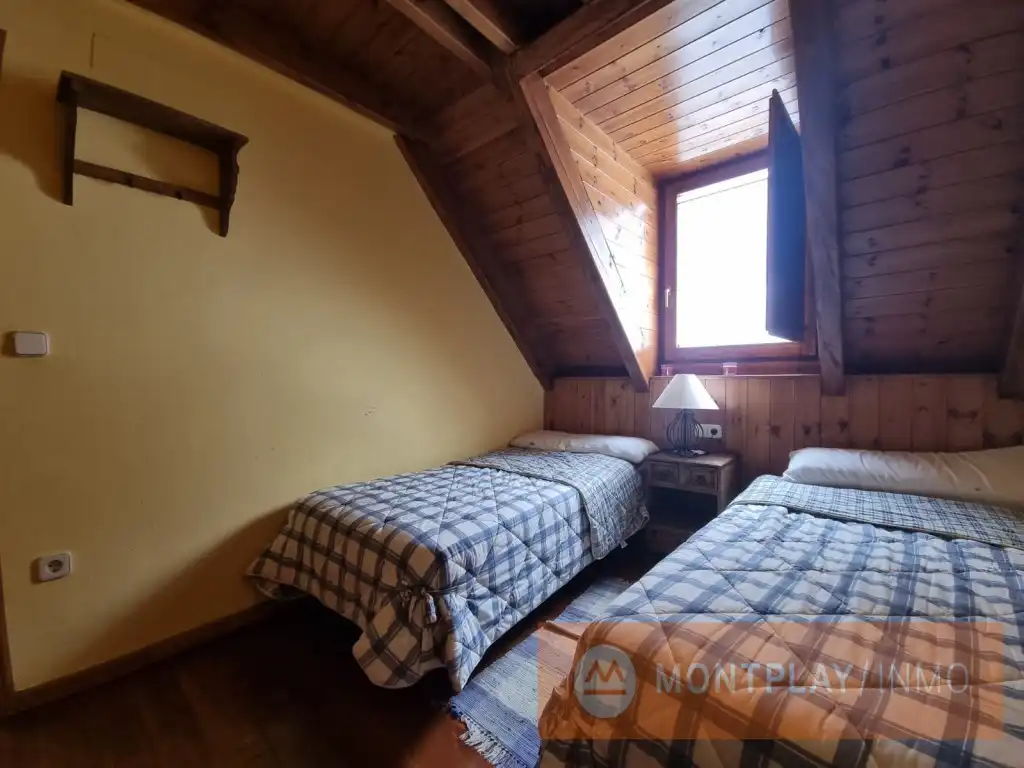 Bedroom of Detached homes for sale in Naut Aran