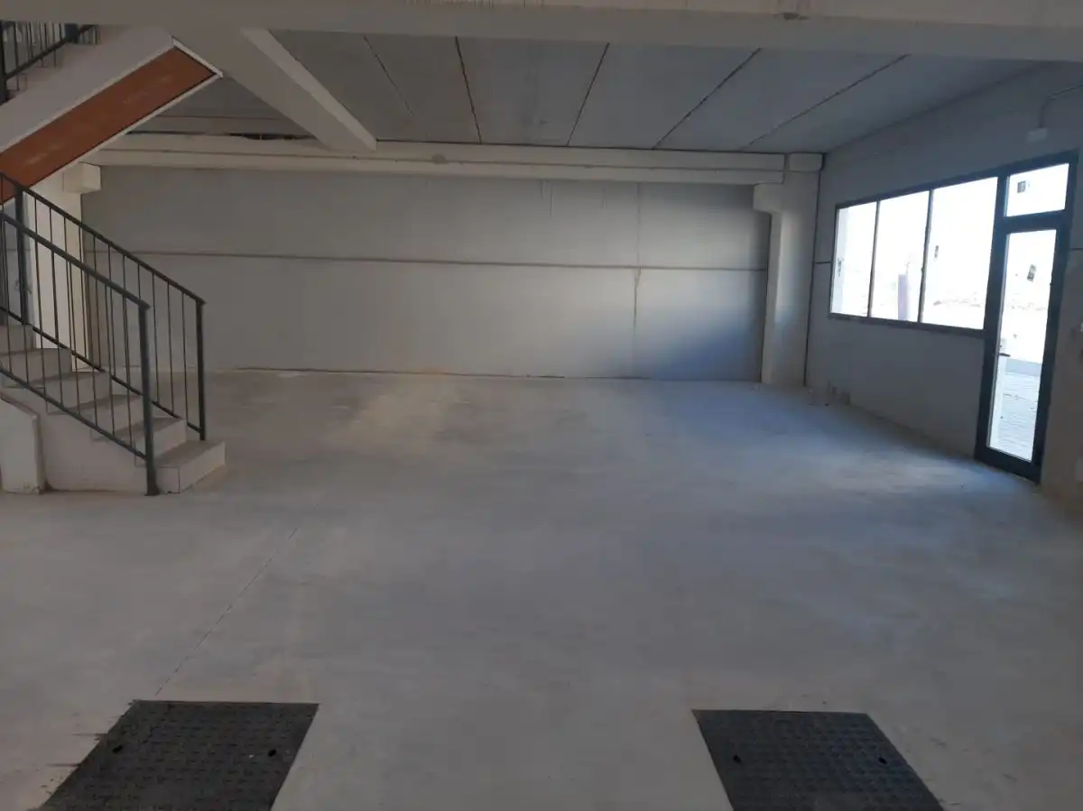 Nave industrial en alquiler en Cerro - Amate, imagen 3
