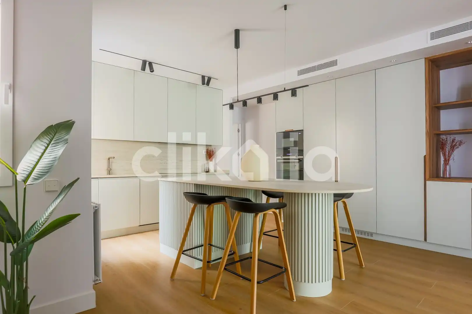 Kitchen of Flat for sale in  Madrid Capital  with Air Conditioner and Heating