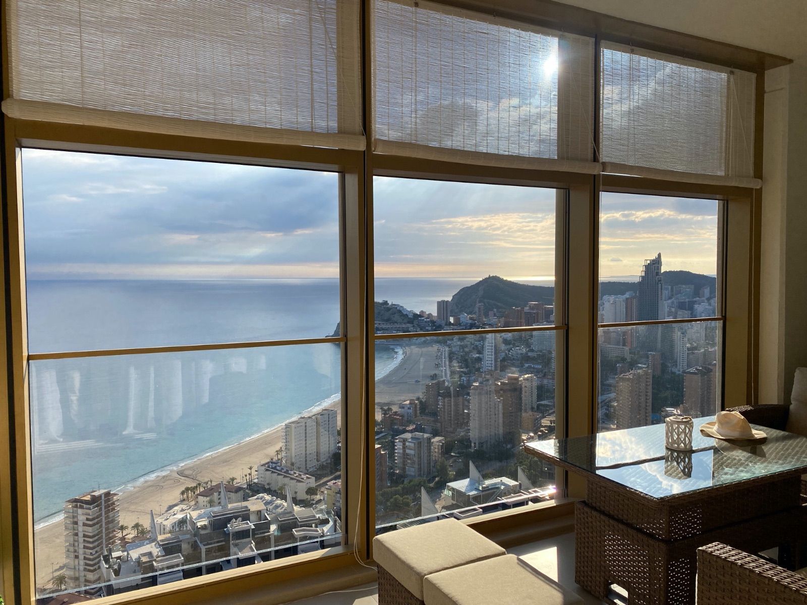 Vista exterior de Apartamento de alquiler en Benidorm con Aire acondicionado, Terraza y Amueblado
