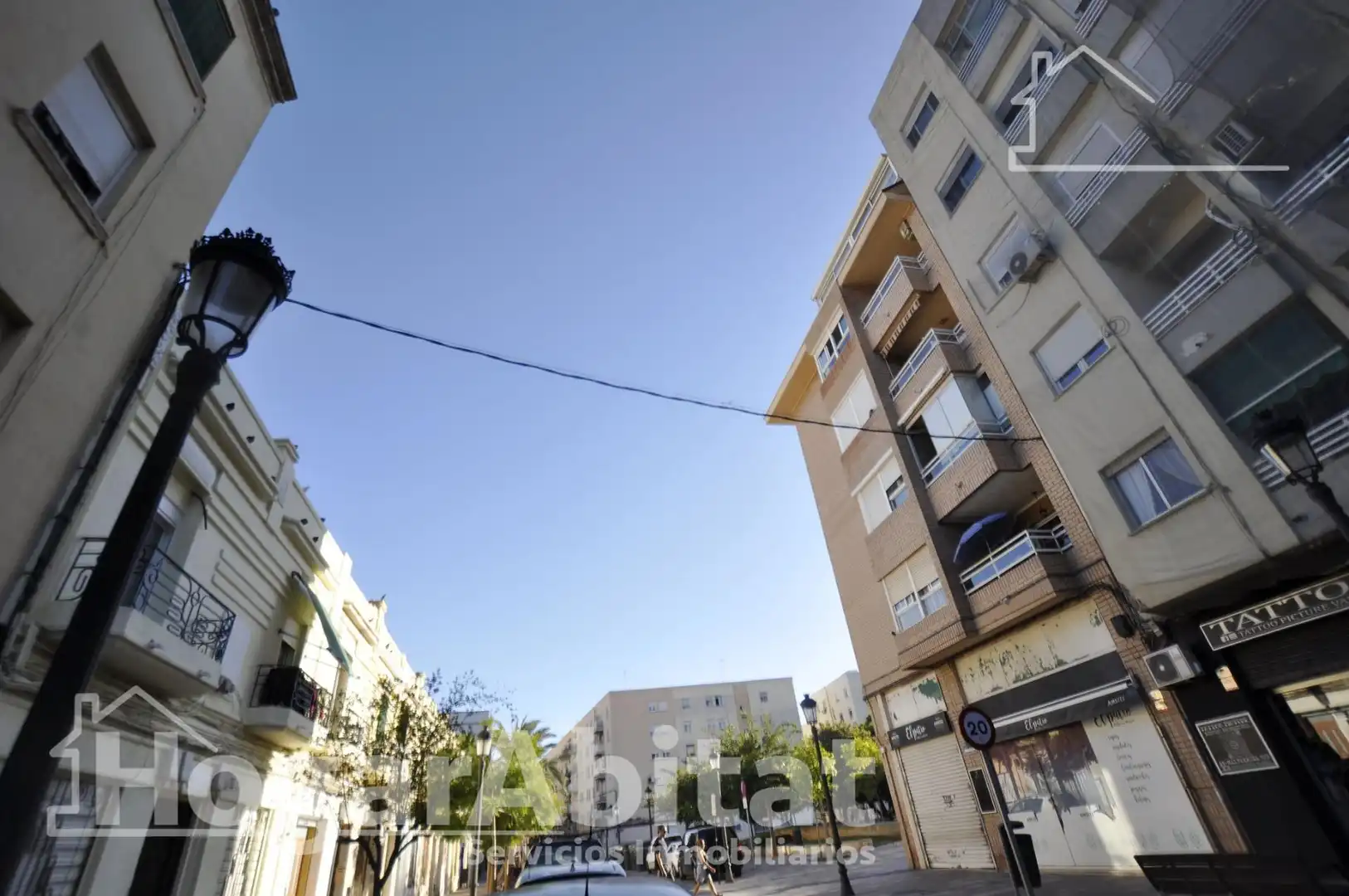 Vista exterior de Pis en venda en Valencia amb Calefacció, Moblat i Balcó