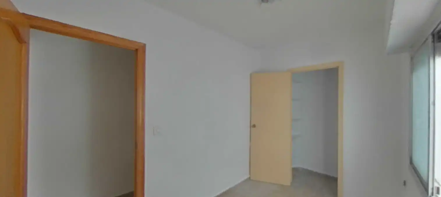 Piso en venta en Yátova con Balcón