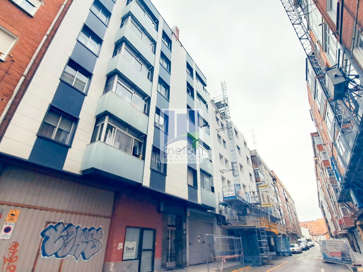 Vista exterior de Piso en venta en Burgos Capital con Trastero